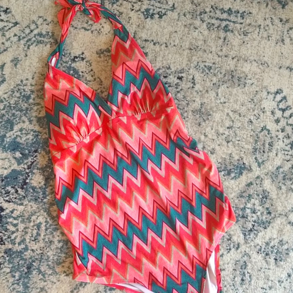 Motherhood maternity Beach bump new swimsuit xl